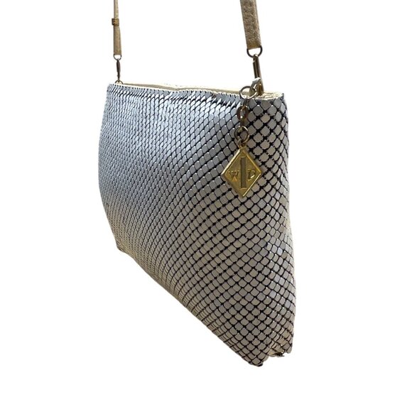 *GVC WOMEN HANDBAGS CLUTCHES*  Brand Women&#39;s Color Style Sz - Picture 7 of 10